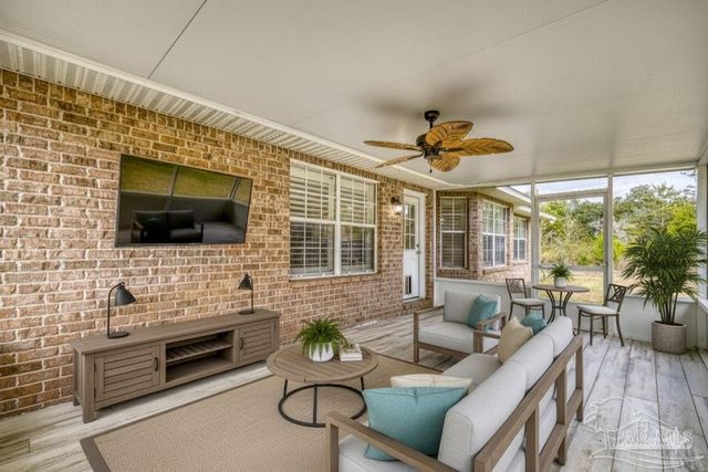 1788 Commander Harvey Ln, Navarre, FL 32566