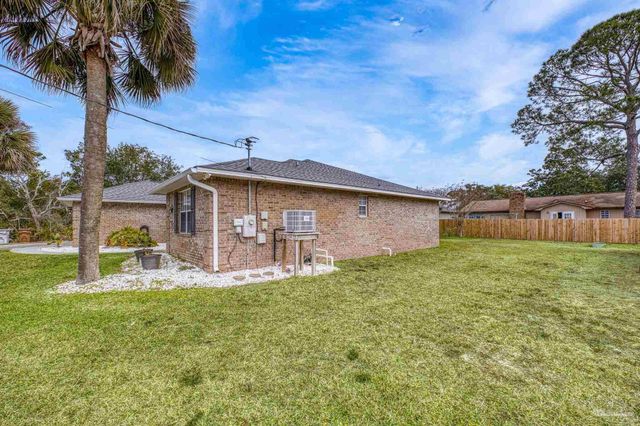 1788 Commander Harvey Ln, Navarre, FL 32566