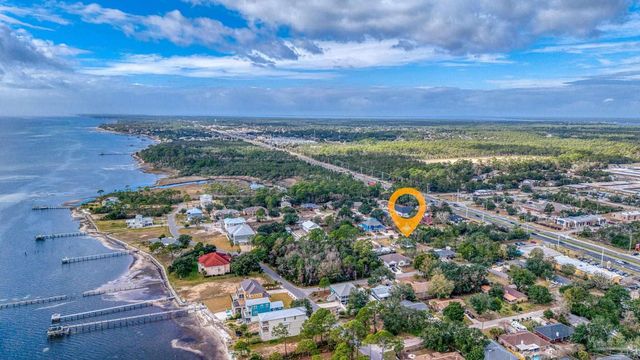1788 Commander Harvey Ln, Navarre, FL 32566