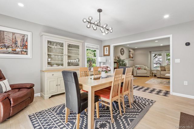 62 Mohegan Road, Larchmont, NY 10538