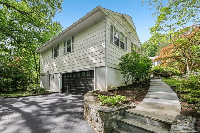 62 Mohegan Road, Larchmont, NY 10538
