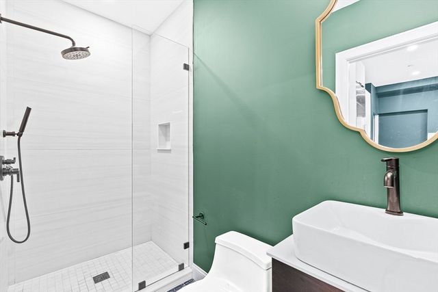 166 Salem St 8, Boston, MA 02113