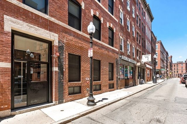166 Salem St 8, Boston, MA 02113