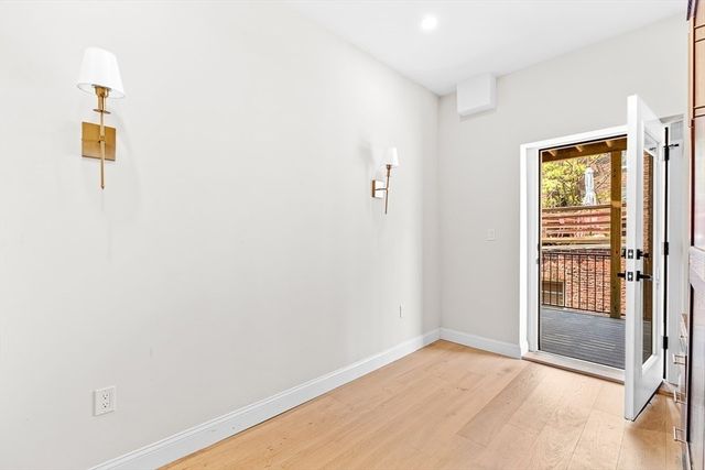 166 Salem St 8, Boston, MA 02113