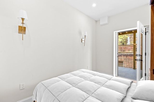 166 Salem St 8, Boston, MA 02113