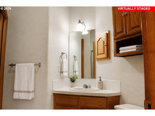 6748 Se 74TH Ave, Portland, OR 97206