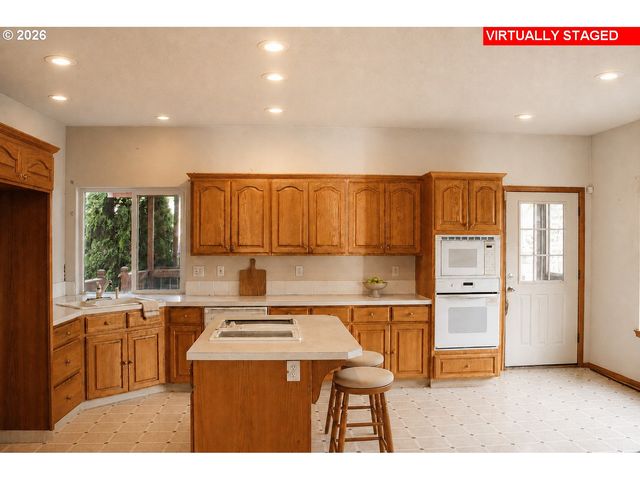 6748 Se 74TH Ave, Portland, OR 97206