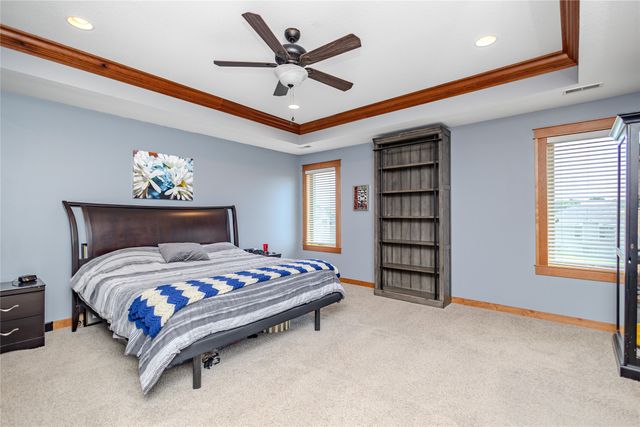 9602 Brightwater Drive, Johnston, IA 50131