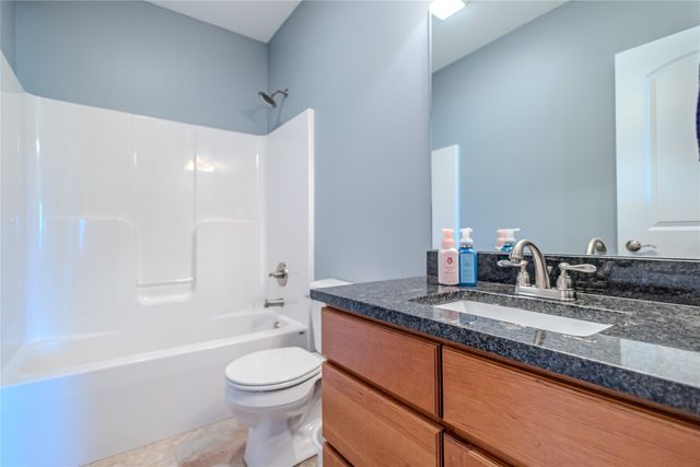 9602 Brightwater Drive, Johnston, IA 50131