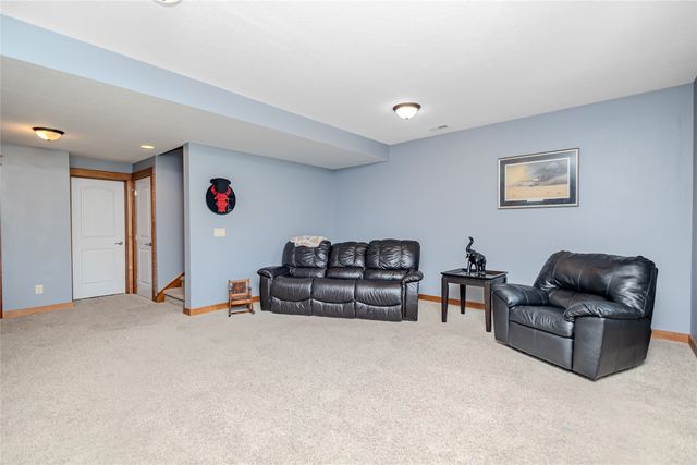 9602 Brightwater Drive, Johnston, IA 50131