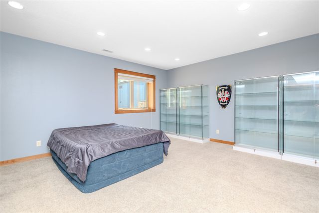 9602 Brightwater Drive, Johnston, IA 50131