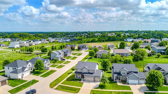 9602 Brightwater Drive, Johnston, IA 50131