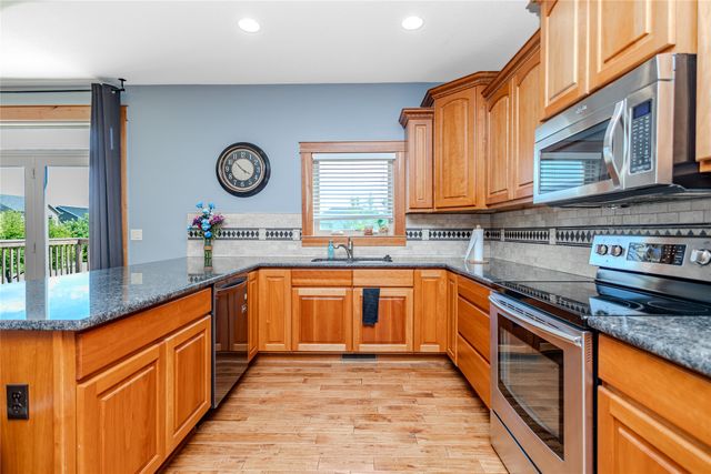 9602 Brightwater Drive, Johnston, IA 50131