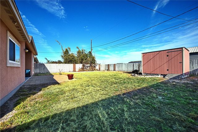 3705 Holland Dr, Corpus Christi, TX 78418