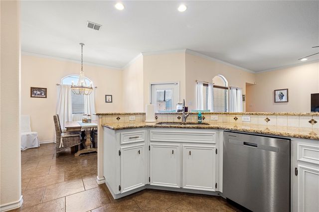 3705 Holland Dr, Corpus Christi, TX 78418