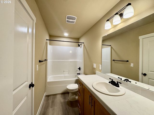 12086 Se HAROLD St, Portland, OR 97266