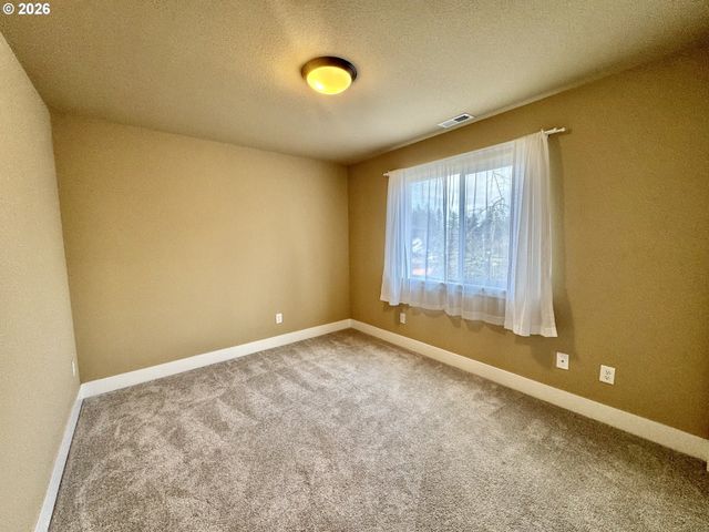 12086 Se HAROLD St, Portland, OR 97266