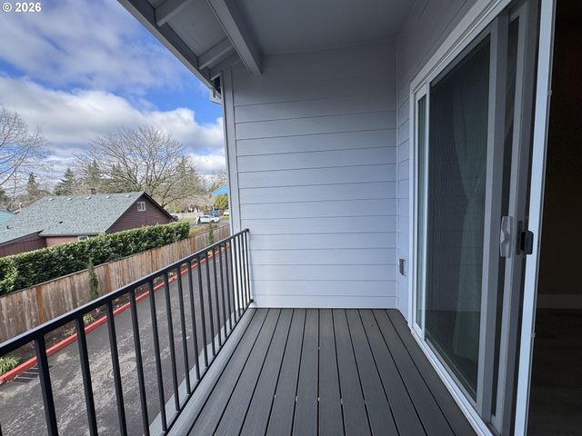 12086 Se HAROLD St, Portland, OR 97266