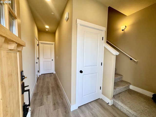 12086 Se HAROLD St, Portland, OR 97266