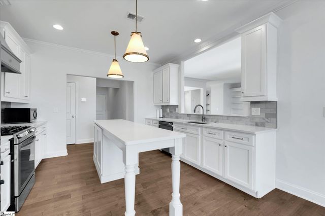 302 Kilburn Lane, Travelers Rest, SC 29690