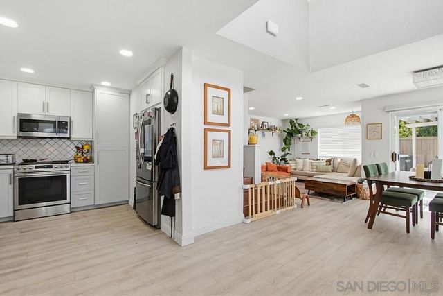 340 Ferrara, Vista, CA 92083