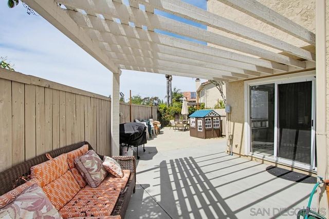 340 Ferrara, Vista, CA 92083
