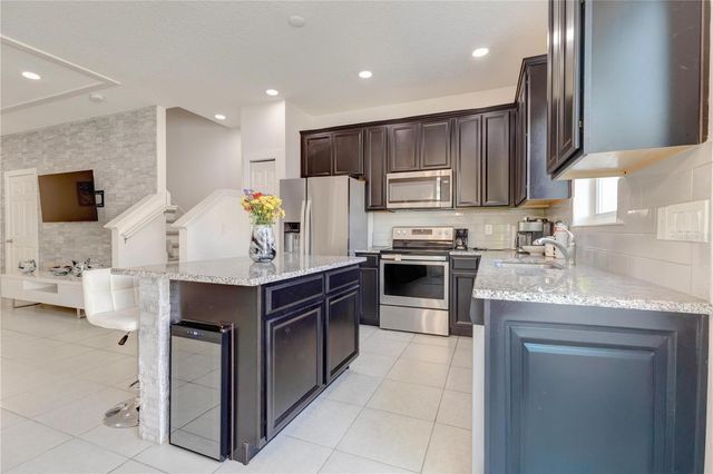 2403 SEDGE GRASS WAY, Orlando, FL 32824