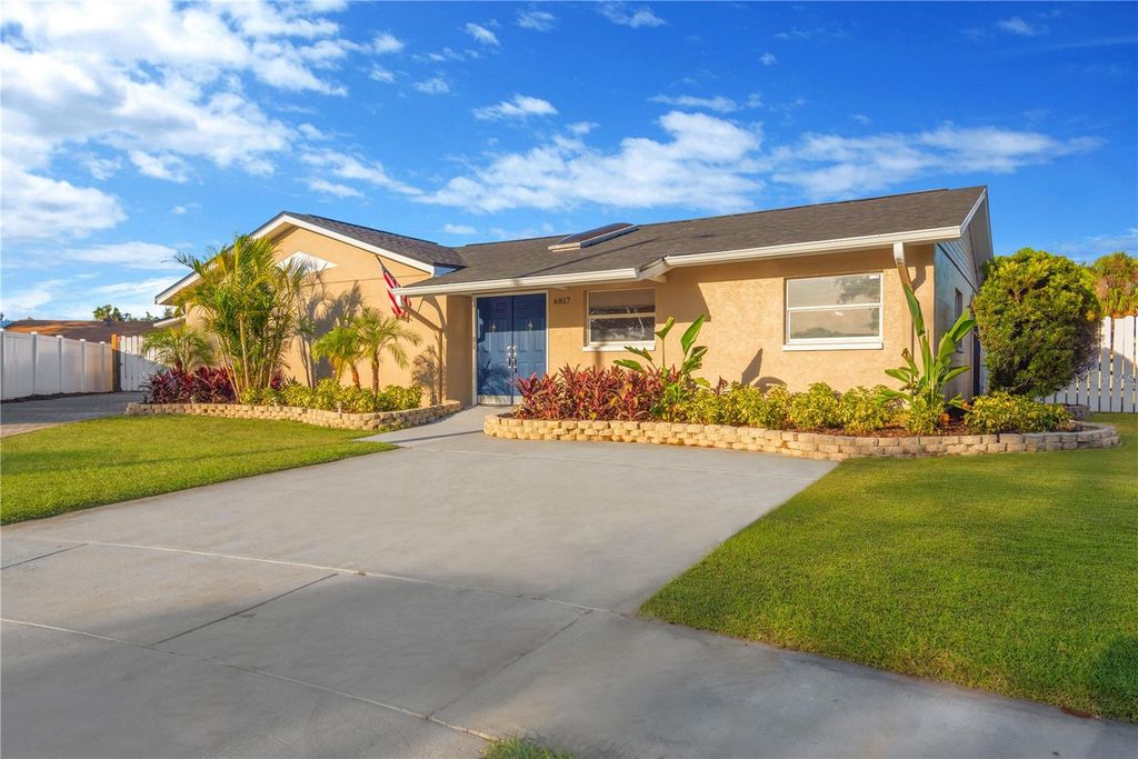 6817 CHIPPENDALE COURT, Tampa, FL 33634