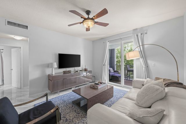 250 NE 3rd Avenue, Delray Beach, FL 33444