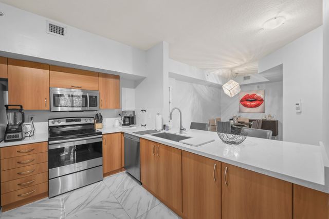 250 NE 3rd Avenue, Delray Beach, FL 33444