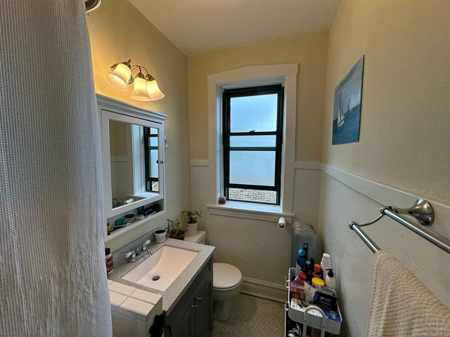4614 N Sacramento Avenue 3, Chicago, IL 60625