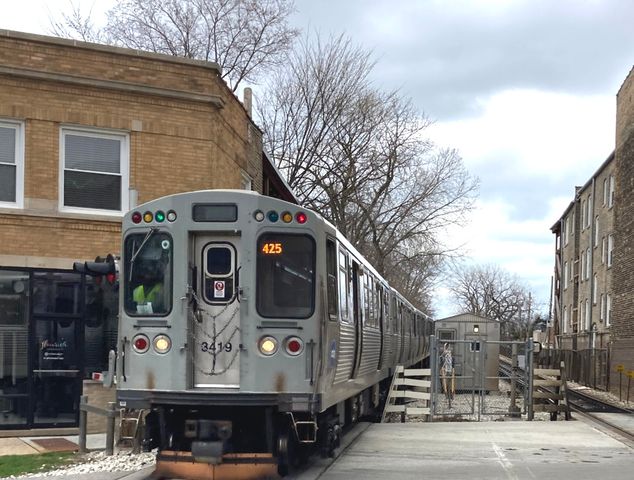 4614 N Sacramento Avenue 3, Chicago, IL 60625