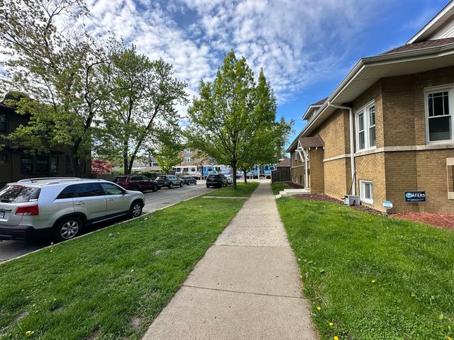 4614 N Sacramento Avenue 3, Chicago, IL 60625