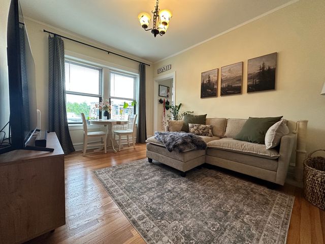 4614 N Sacramento Avenue 3, Chicago, IL 60625