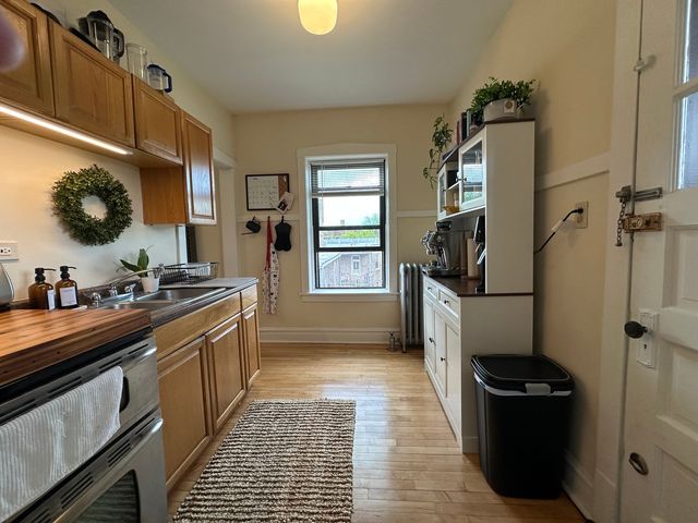 4614 N Sacramento Avenue 3, Chicago, IL 60625