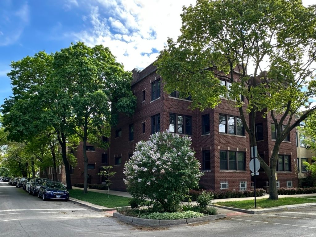 4614 N Sacramento Avenue 3, Chicago, IL 60625