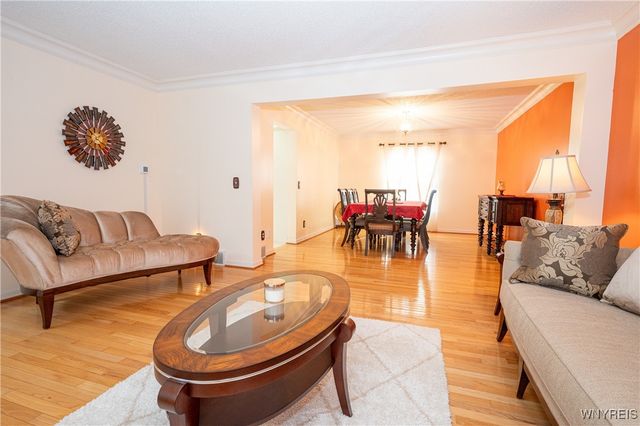 31 Azure Pine Court, Amherst, NY 14228