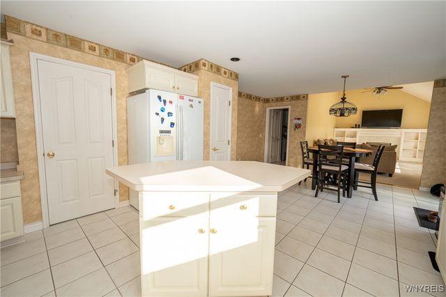 31 Azure Pine Court, Amherst, NY 14228