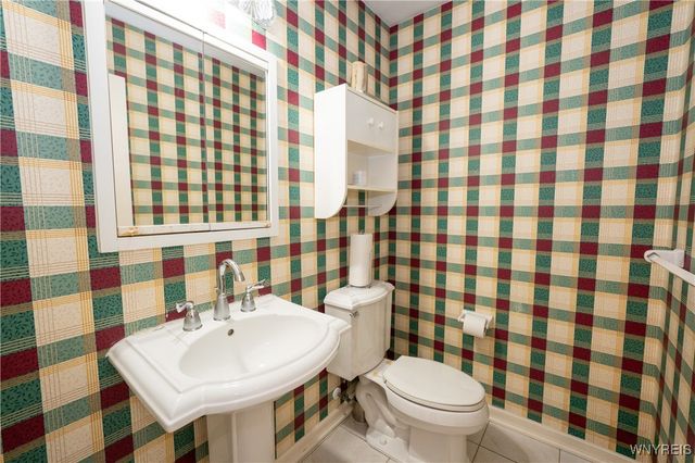 31 Azure Pine Court, Amherst, NY 14228