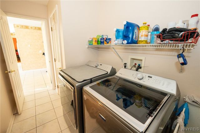 31 Azure Pine Court, Amherst, NY 14228