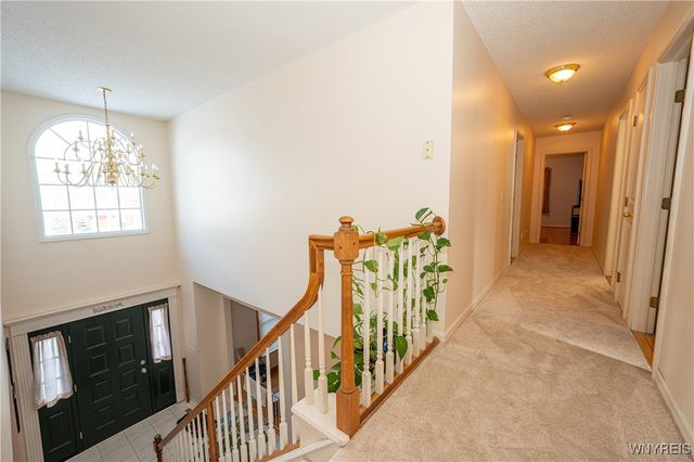 31 Azure Pine Court, Amherst, NY 14228