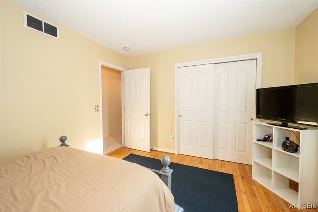 31 Azure Pine Court, Amherst, NY 14228