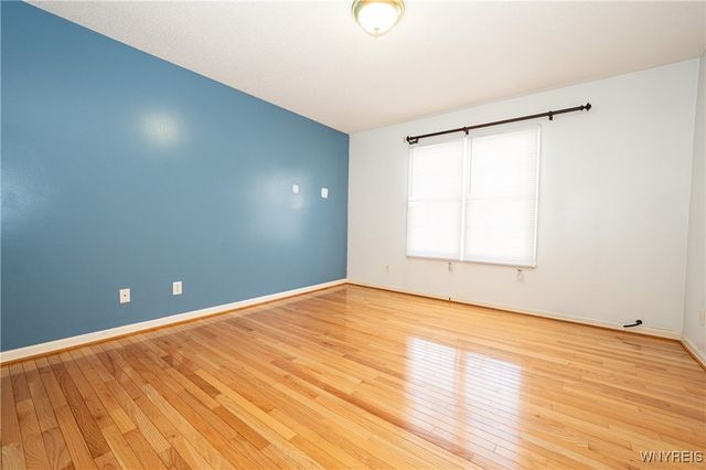 31 Azure Pine Court, Amherst, NY 14228