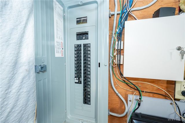 31 Azure Pine Court, Amherst, NY 14228