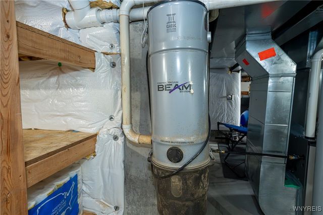 31 Azure Pine Court, Amherst, NY 14228