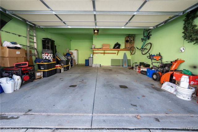 31 Azure Pine Court, Amherst, NY 14228