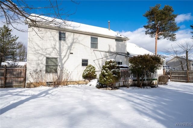 31 Azure Pine Court, Amherst, NY 14228