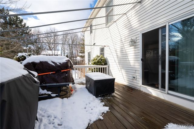 31 Azure Pine Court, Amherst, NY 14228