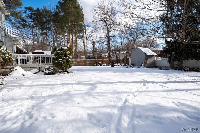 31 Azure Pine Court, Amherst, NY 14228