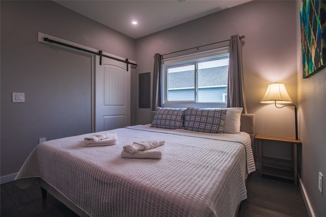 1040 Johnson Road, Gilchrist, TX 77617